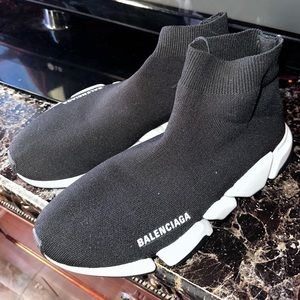 Brand new never worn. Let me know if you have questions can show proof receipts.